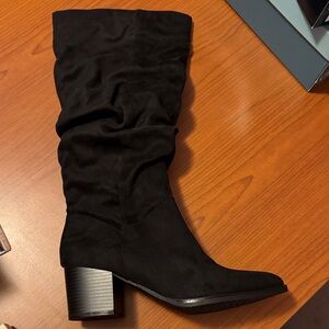 Elegant Black Suede Women's Boots
